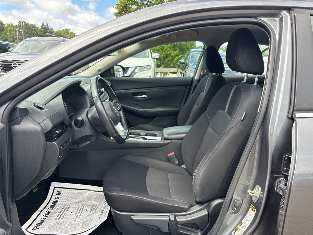 Used 2022 Gray Nissan SV image 17