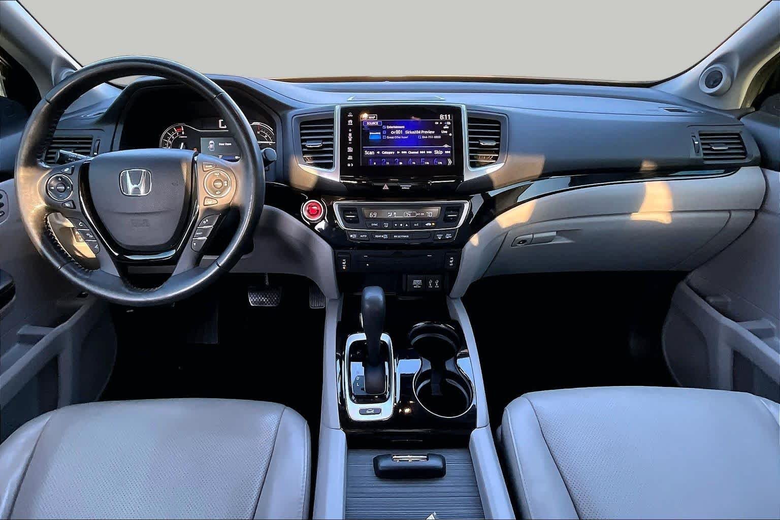 Certified Used 2019 Lunar Silver Metallic Honda RTL-E image 15