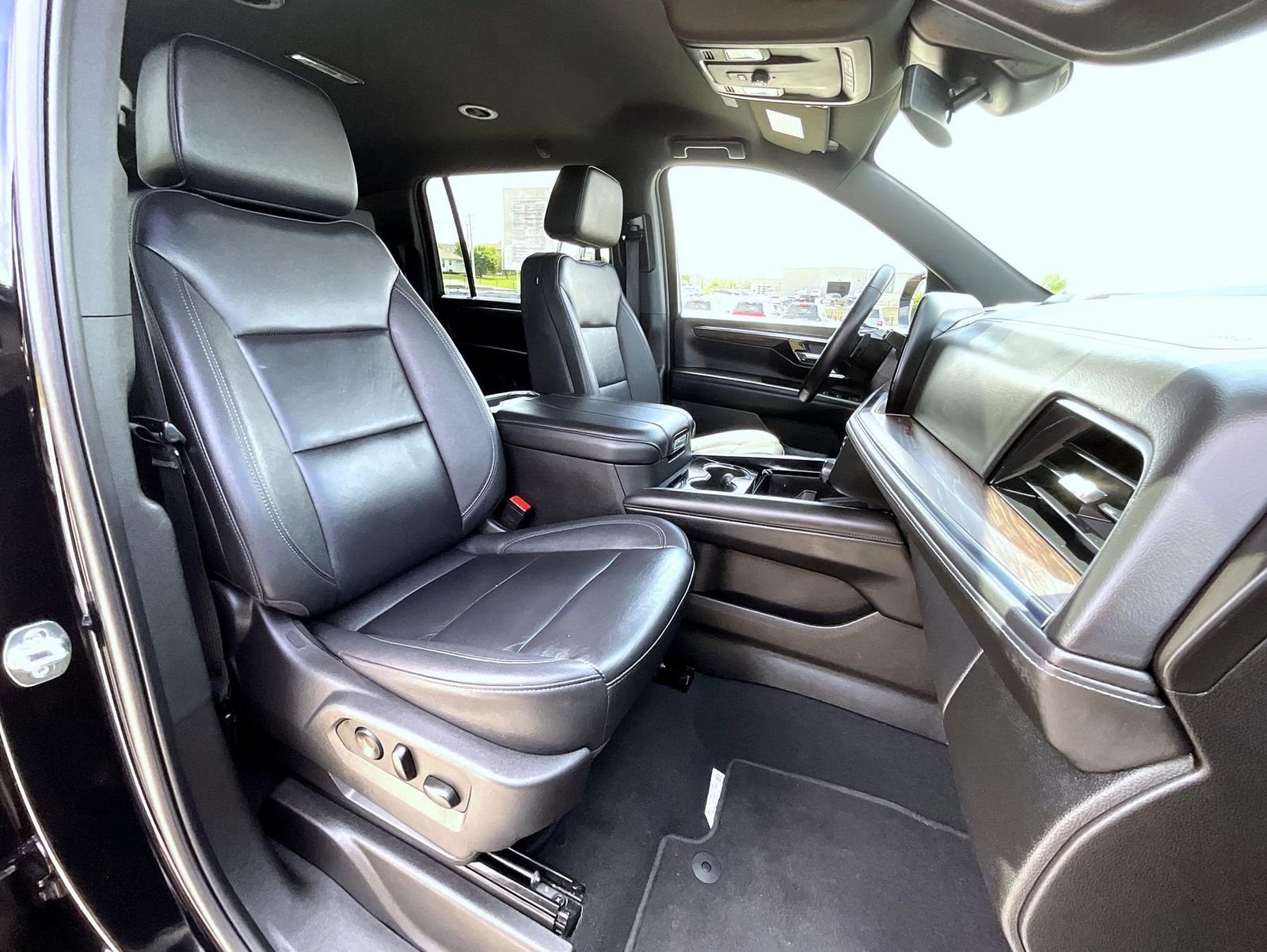 Used 2025 Black Chevrolet Z71 image 16