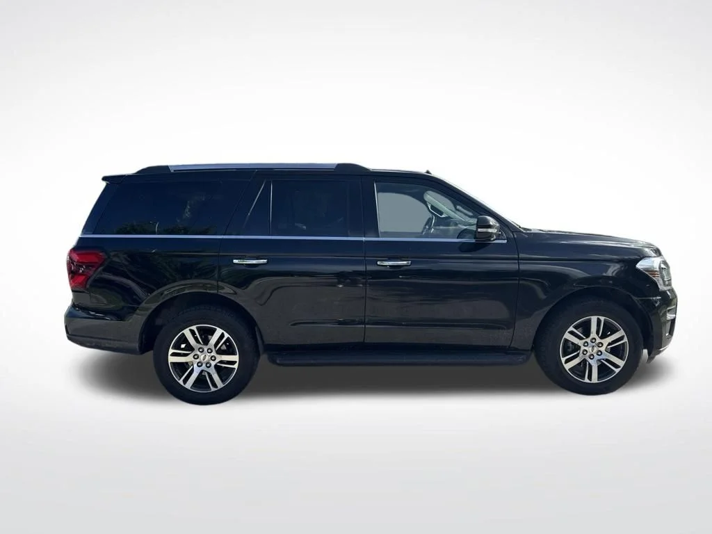 Used 2024 Black Metallic Ford Limited image 4