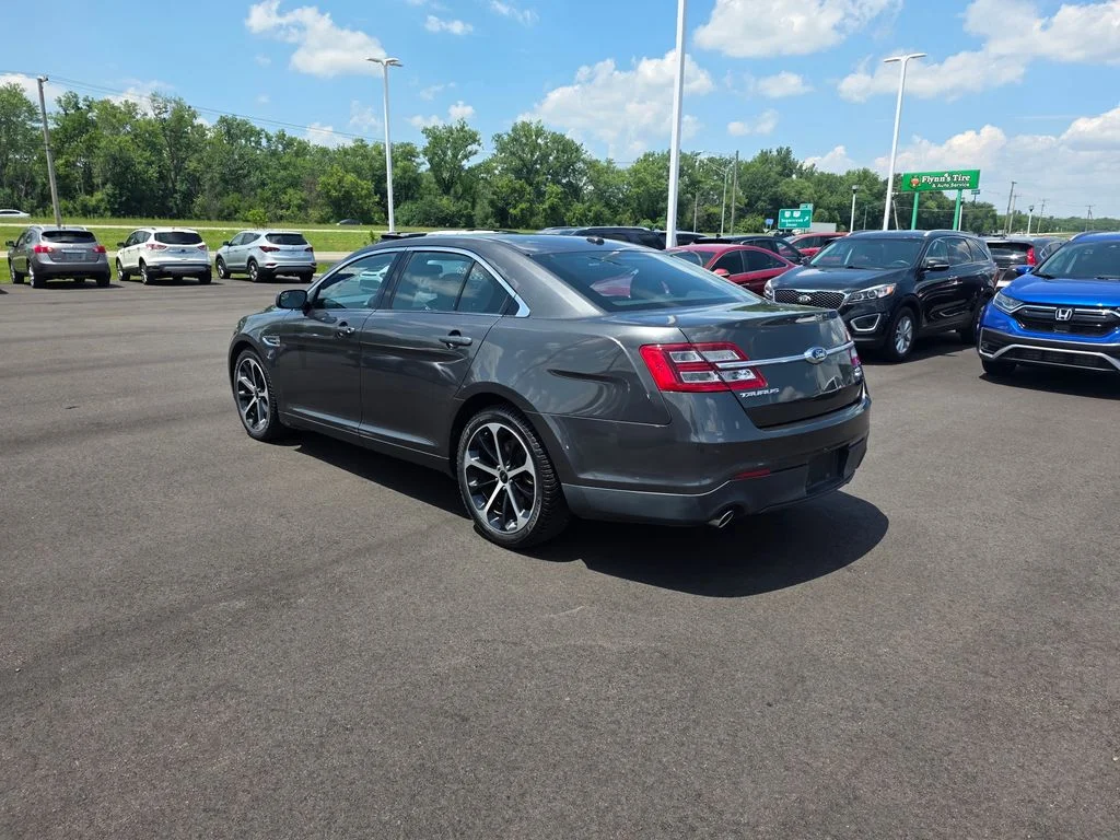 Used 2015 Magnetic Metallic Ford SEL image 5