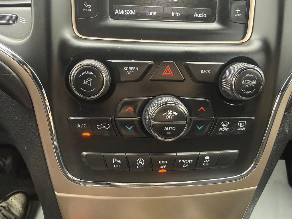 Used 2017 Silver Jeep Laredo image 23