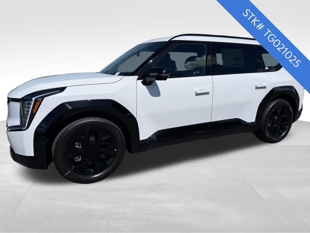 New 2026 Glacial White Kia Land AWD image 3