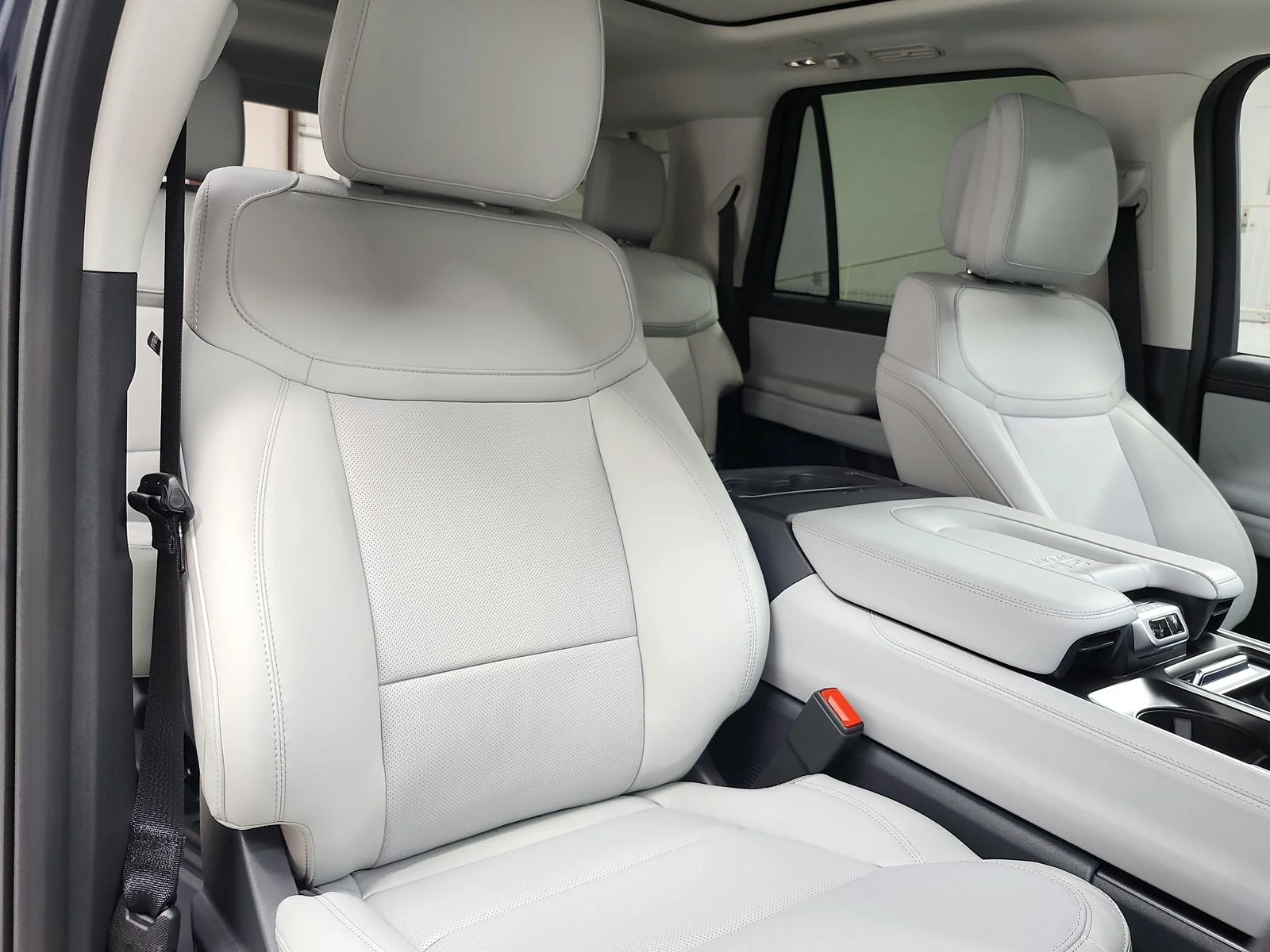 New 2027 Blue Ember Metallic Ford MAX Platinum image 43