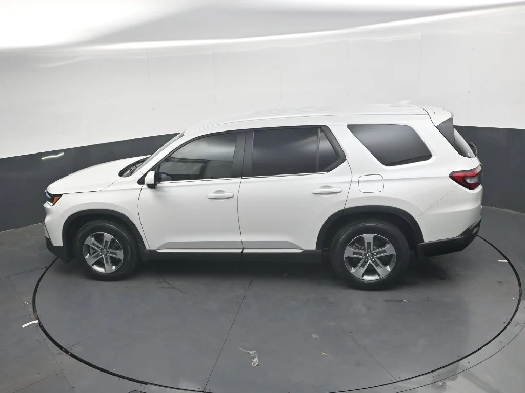 Certified Used 2025 Platinum White Pearl Honda EX-L image 26