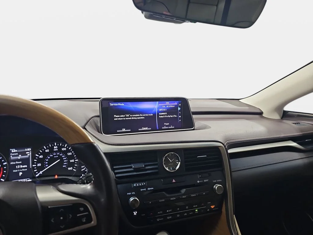 Used 2018 White Lexus 350L image 22