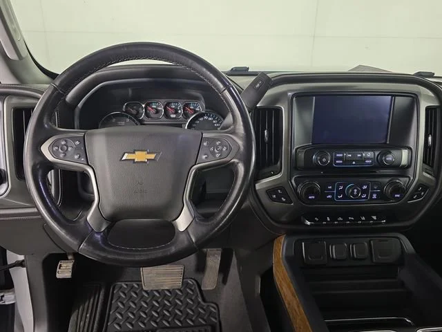 Used 2019 IRIDESCENT PEARL TRICOAT Chevrolet LTZ image 13