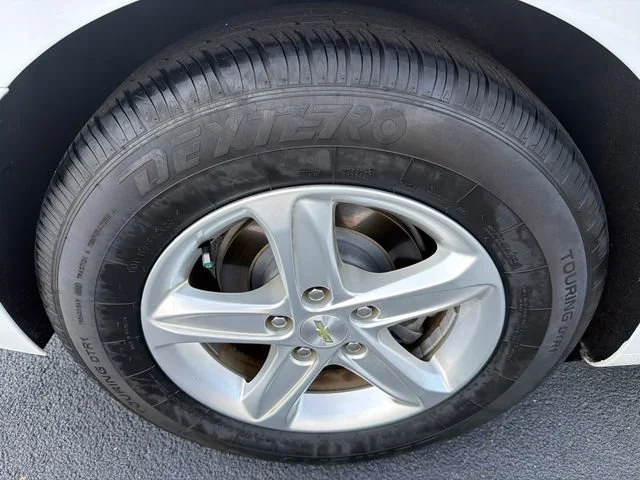 Used 2020 SUMMIT WHITE Chevrolet LS image 17