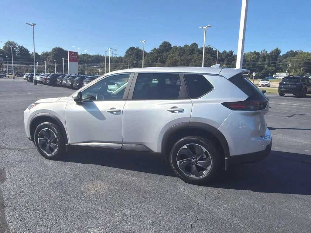 Used 2024 Silver Nissan SV image 4