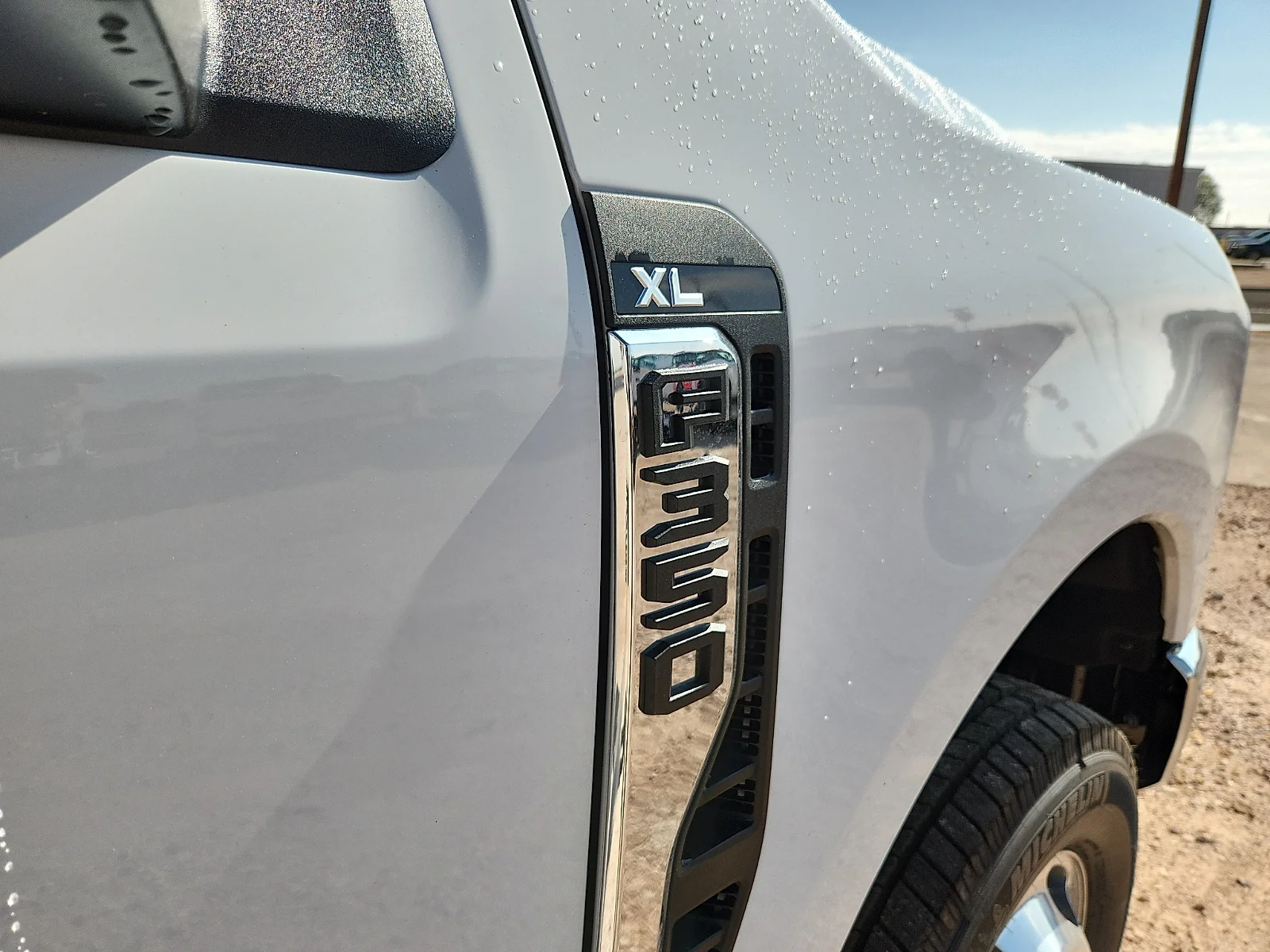 New 2026 Oxford White Ford XL image 10