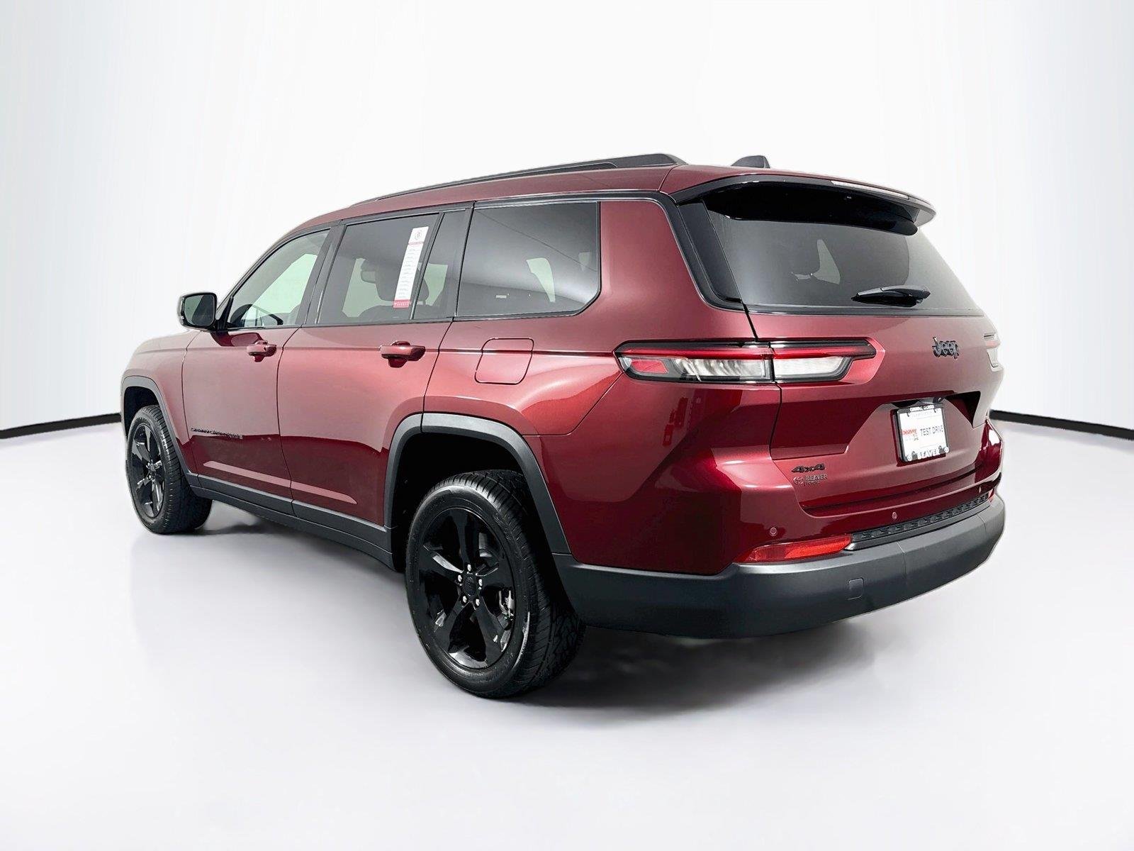 Used 2024 Velvet Red Pearlcoat Jeep Altitude X image 12