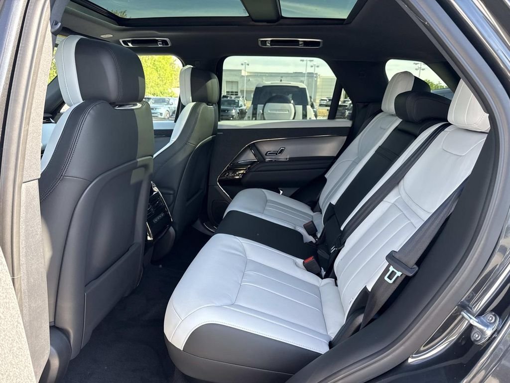 New 2026 Carpathian Grey LAND ROVER Dynamic SE image 16