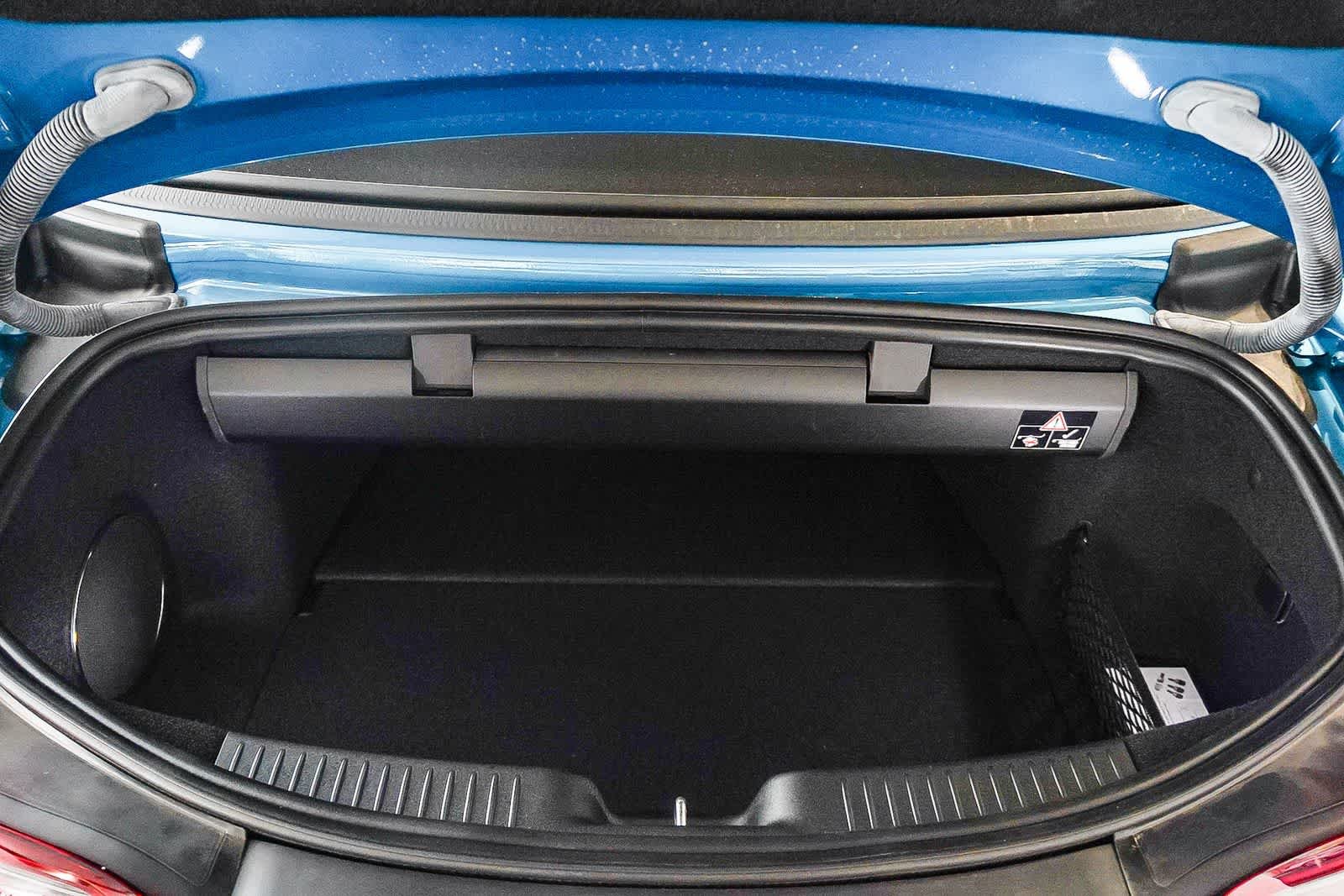 Used 2025 MANUFAKTUR Hyper Blue Metallic Mercedes-Benz AMG® SL 43 image 27