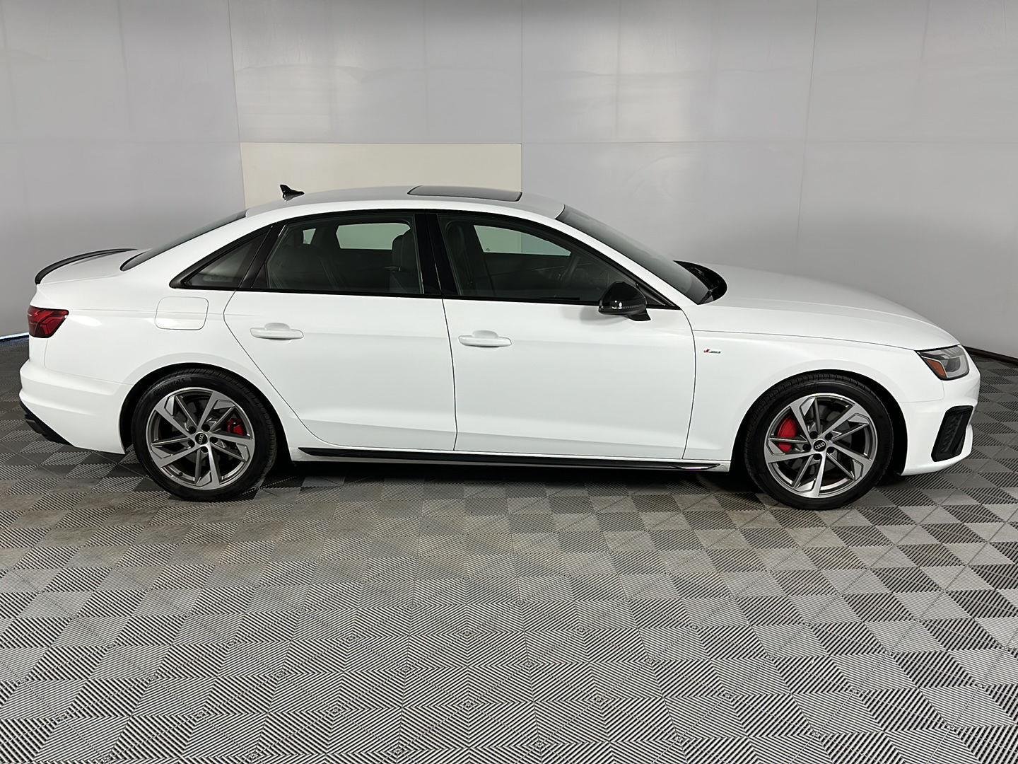 Used 2023 Glacier White Metallic Audi S line Premium Plus image 4