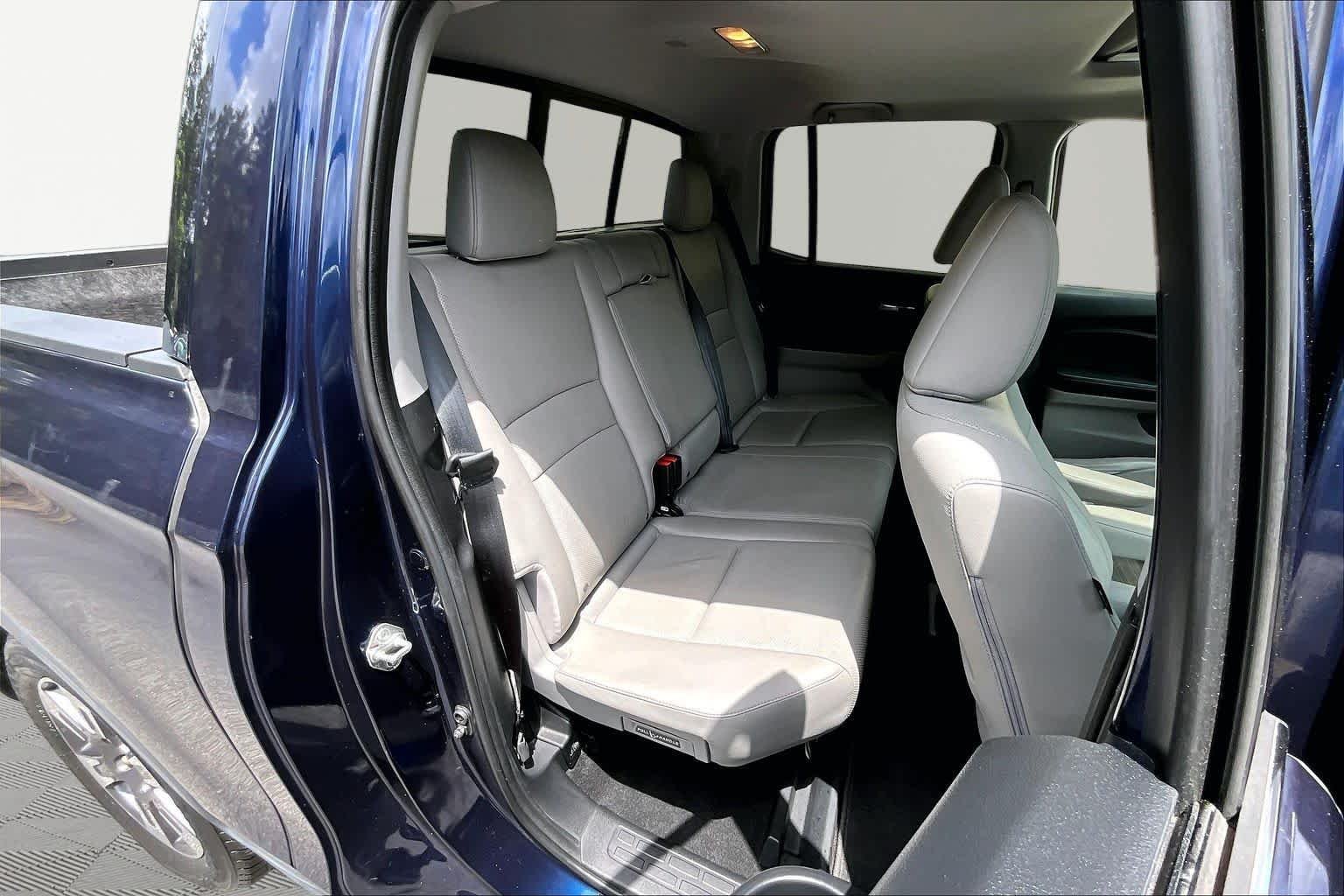 Used 2018 Obsidian Blue Pearl Honda RTL-E image 20