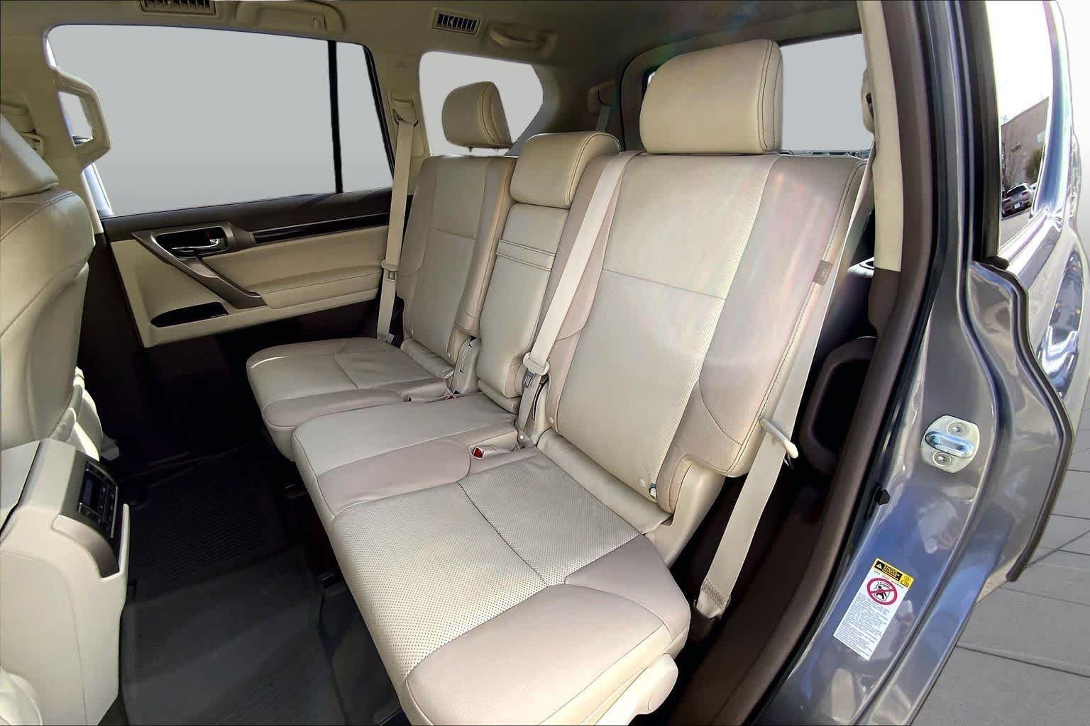 Used 2019 Nebula Gray Pearl Lexus Premium image 18