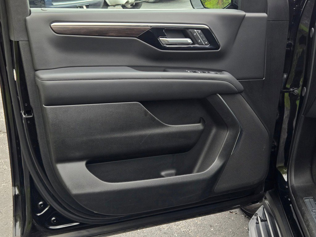 2025 Chevrolet Tahoe LT - Photo 22