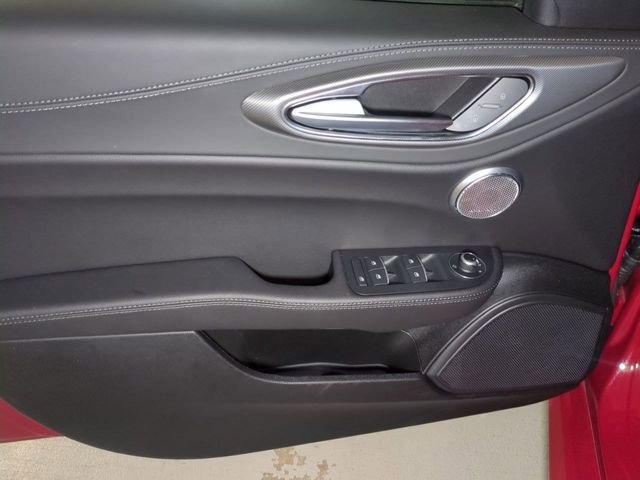 New 2025 Alfa Rosso (Red) Exterior Paint Alfa Romeo Base image 10
