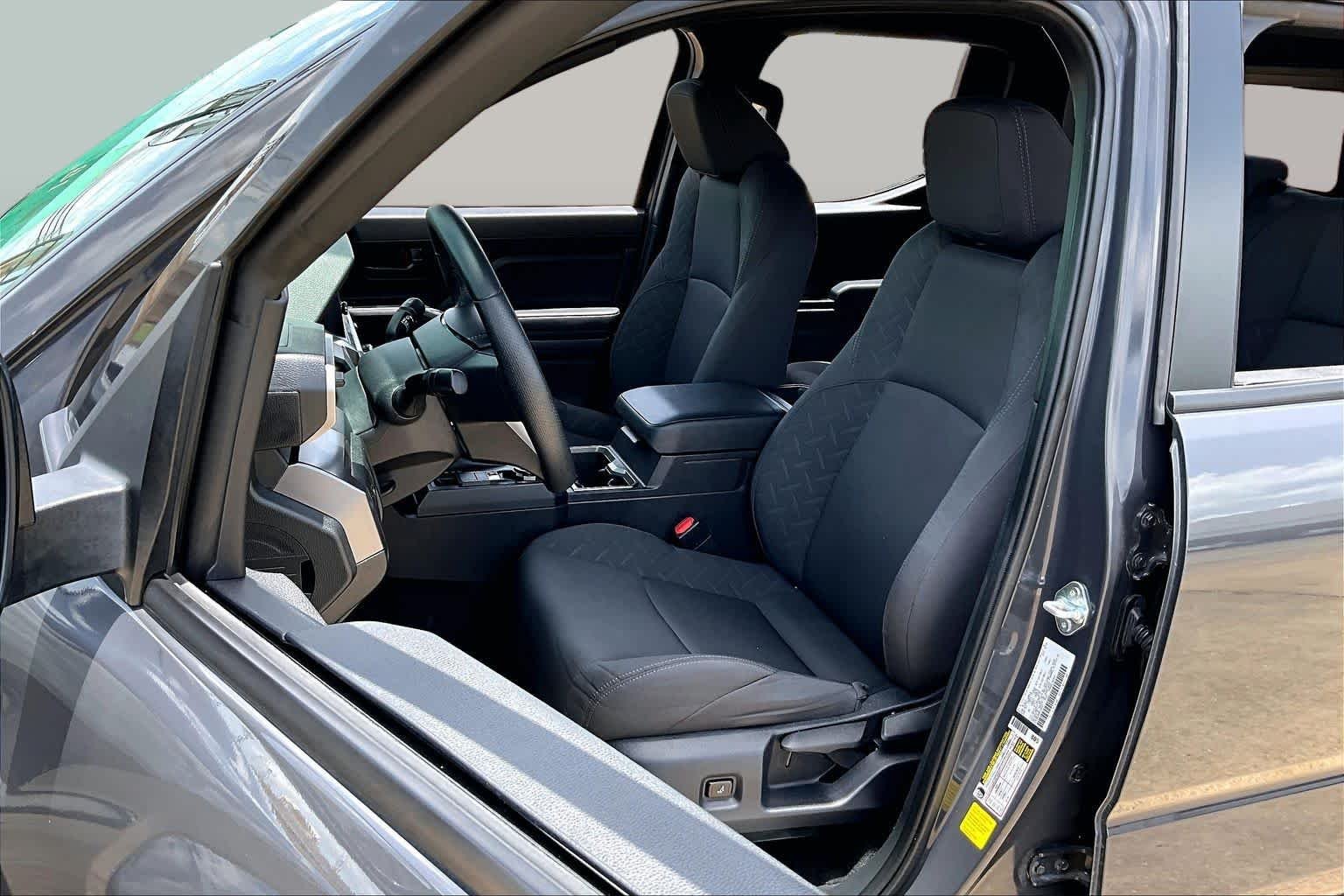 Used 2025 Underground Toyota SR5 image 8