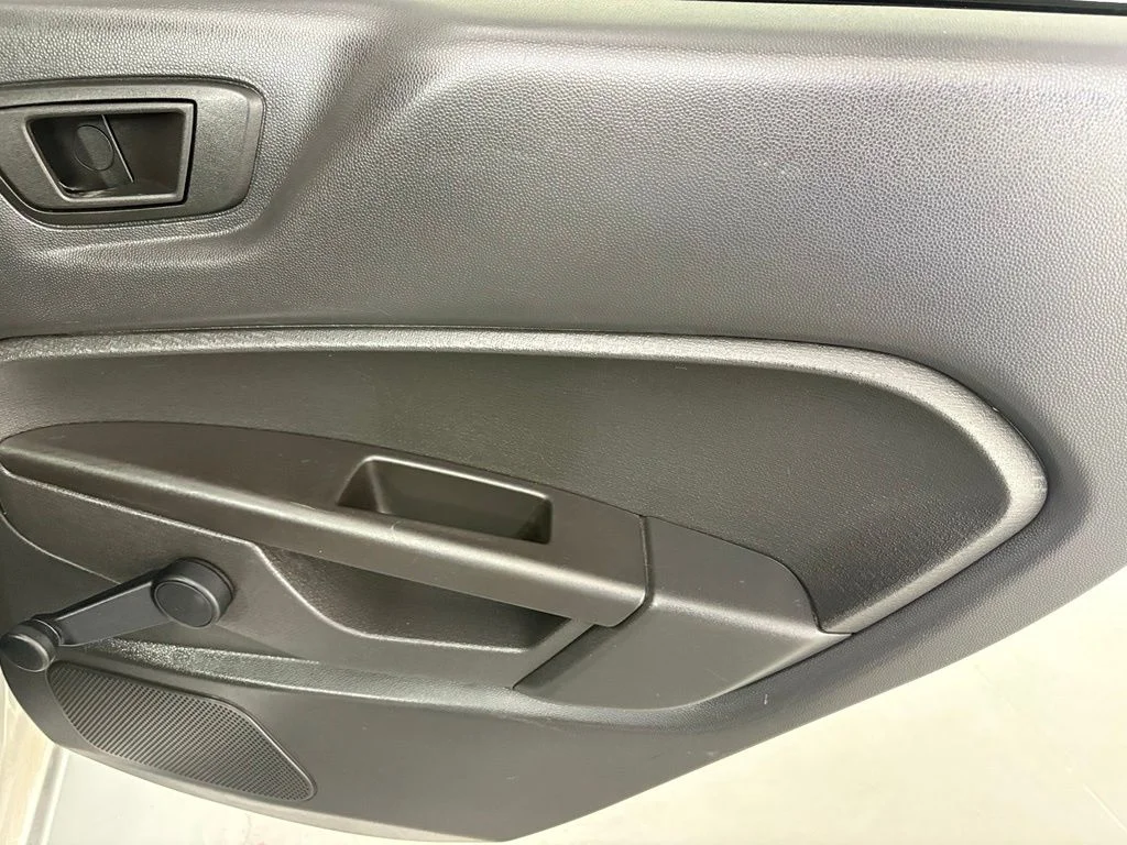 Used 2015 Silver Ford S image 30