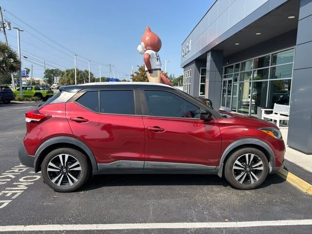Used 2018 Red Nissan SV image 7