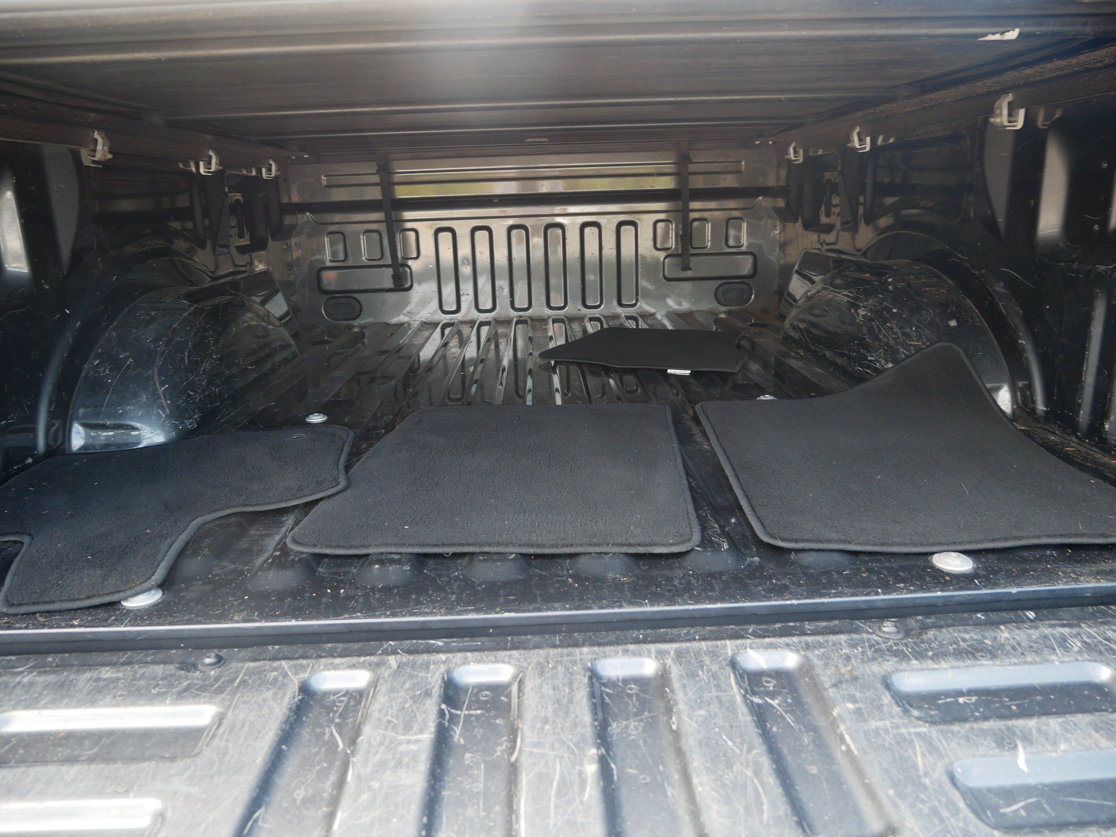 Used 2018 Gray Ford XLT image 10