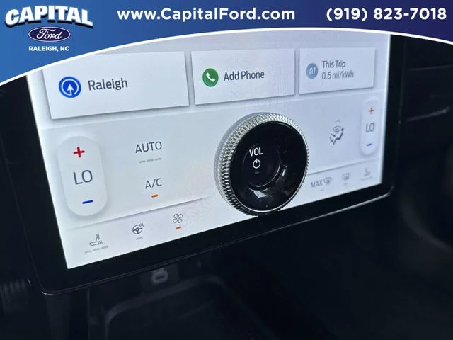 Used 2025 Green Ford Premium image 29
