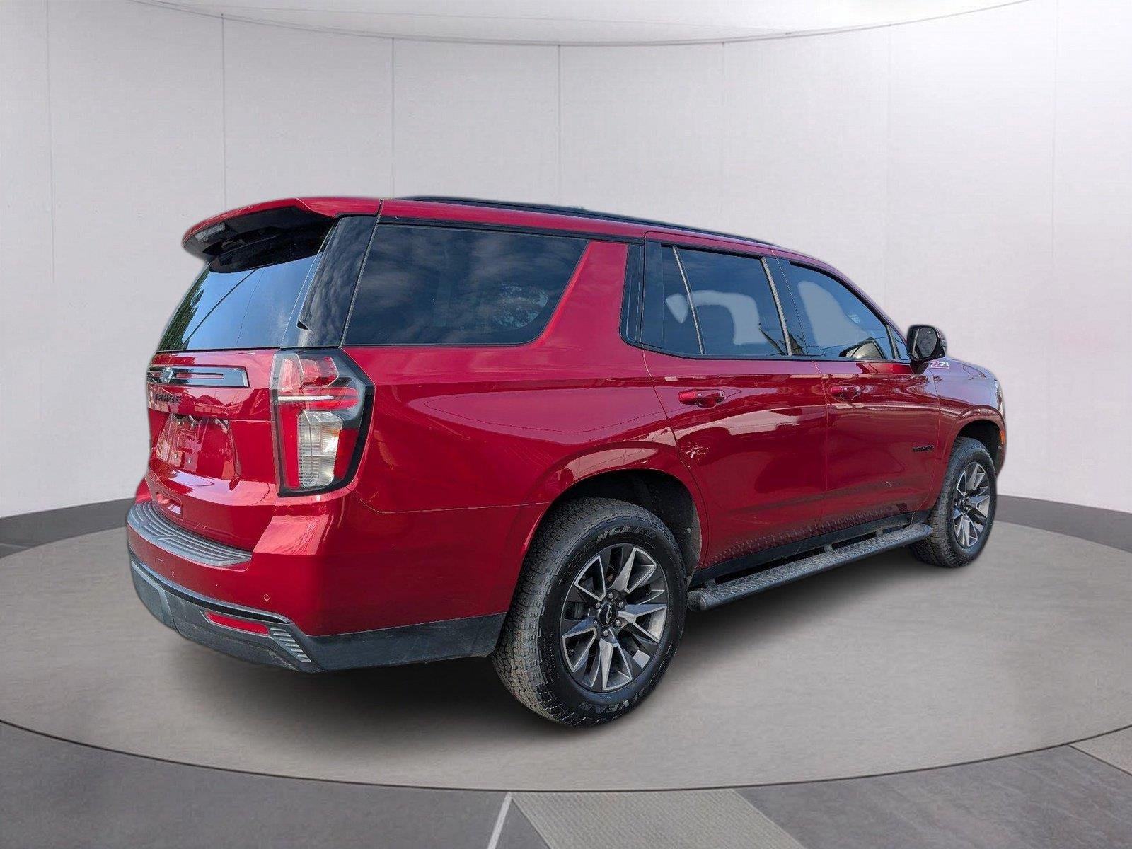 Used 2023 RADIANT RED TINTCOAT Chevrolet Z71 image 6