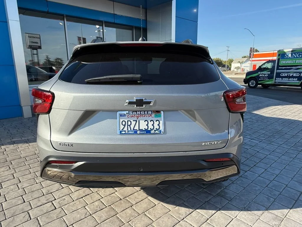 Used 2025 Sterling Gray Metallic Chevrolet ACTIV image 9