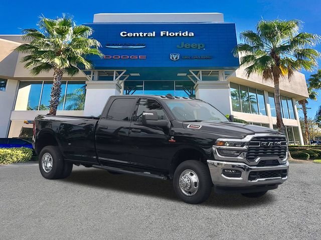 New 2026 Diamond Black Crystal Pearl-Coat Exterior Paint RAM Tradesman image 2