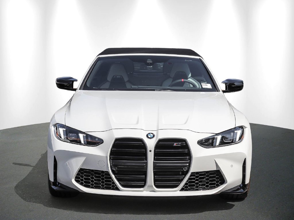 2027 BMW M4 Convertible photo 2