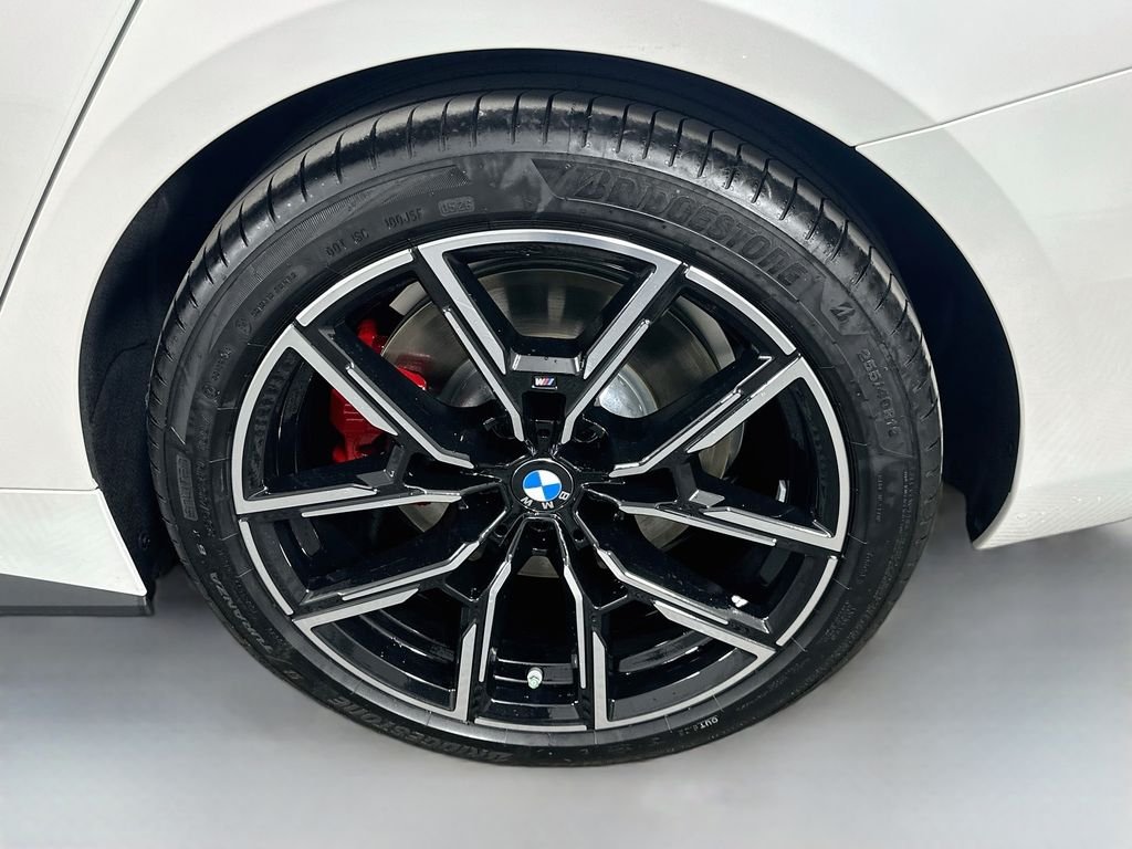 New 2026 White Metallic BMW M60 image 23