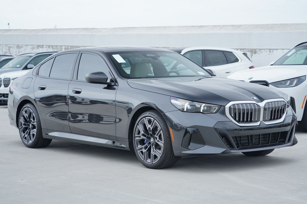New 2026 Dark Graphite Metallic BMW 530i image 3
