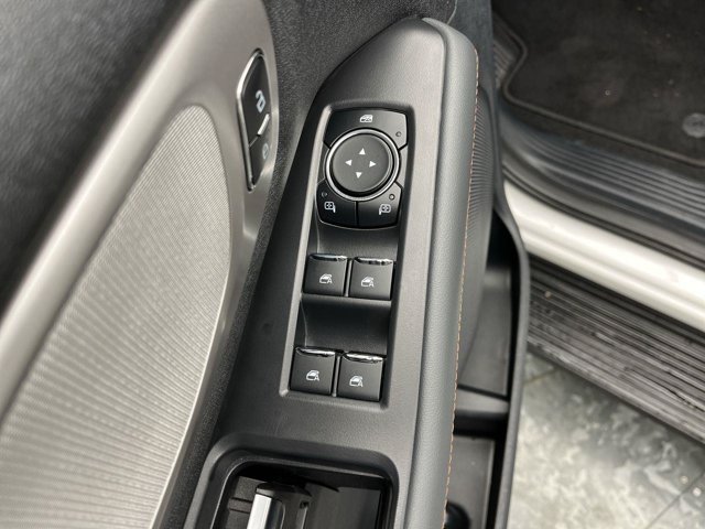 Used 2025 Star White Metallic Tri-Coat Ford Active image 8