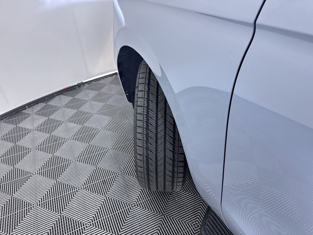 New 2026 Glacier Gray Metallic Tri-Coat Ford Platinum image 27