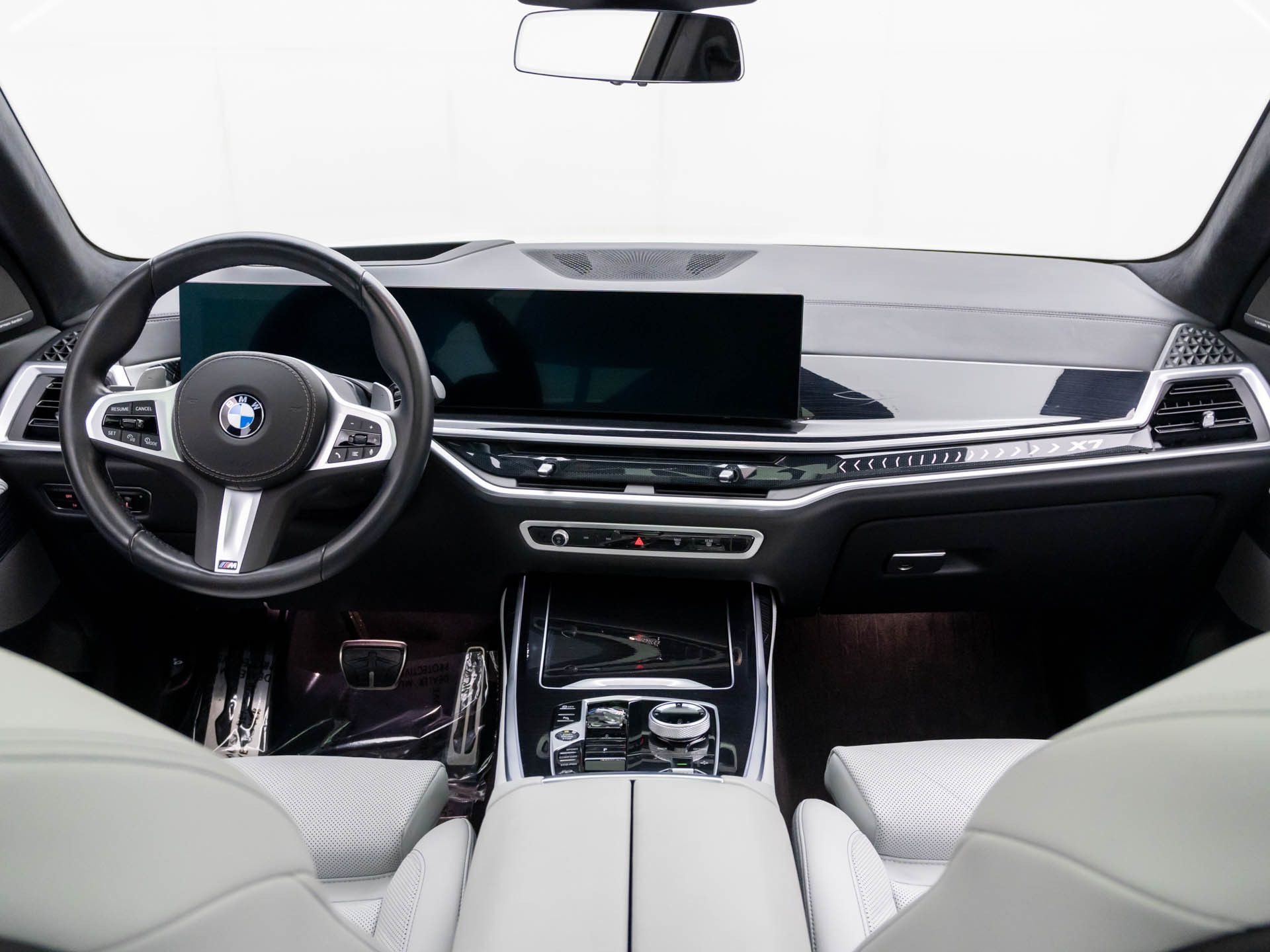 Used 2023 Mineral White Metallic BMW xDrive40i image 9