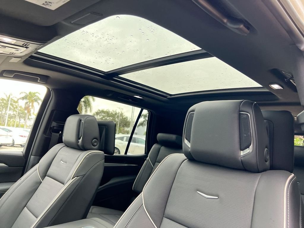 2025 Cadillac Escalade Premium Luxury - Photo 18