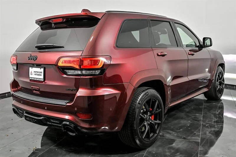 Used 2019 Velvet Red Pearl Coat Jeep SRT image 9