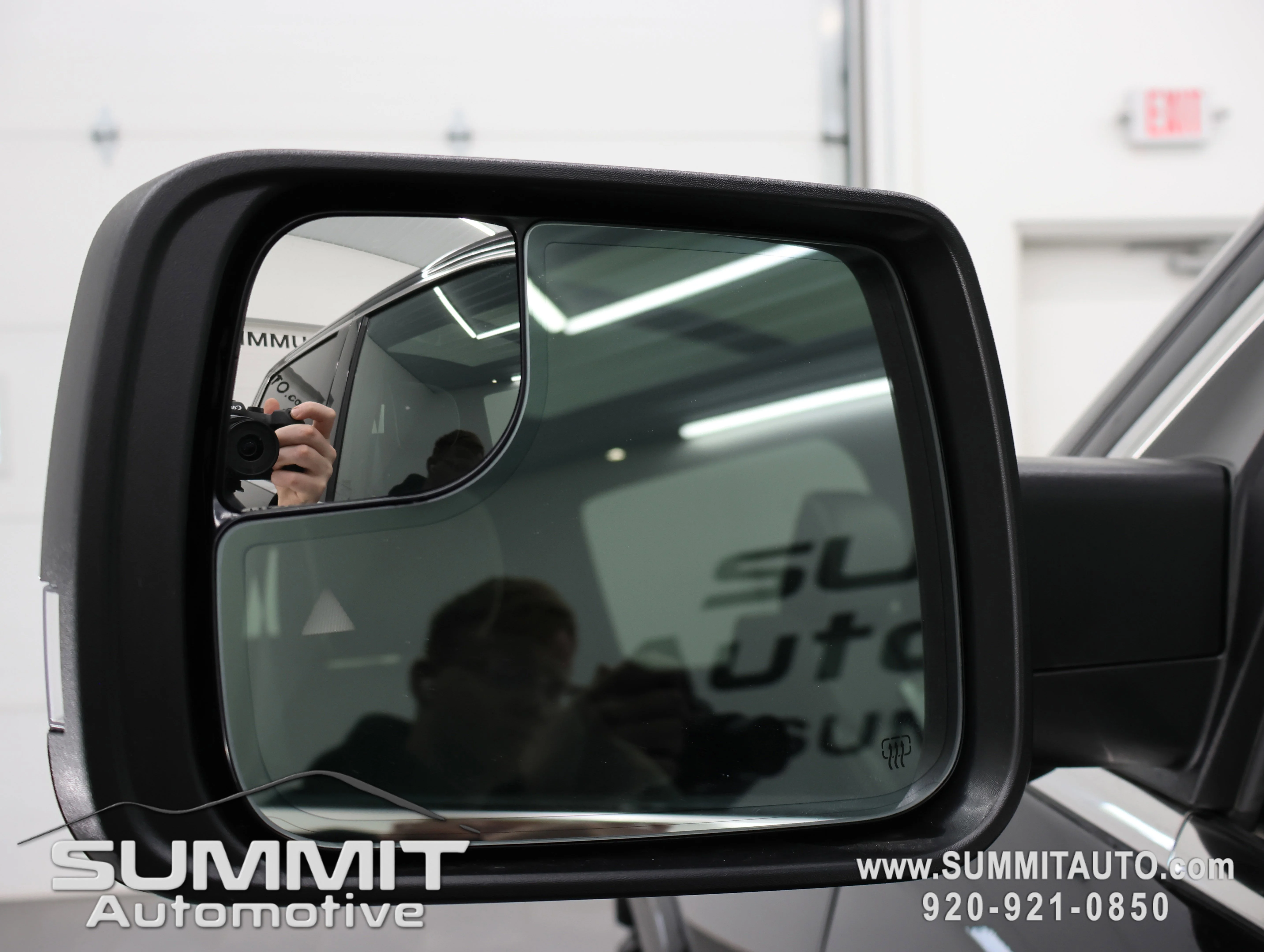 New 2026 Diamond Black Crystal Pearl-Coat Exterior Paint RAM Limited image 49
