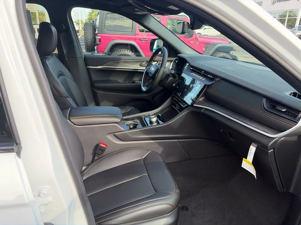 New 2026 White/off-white Jeep  image 10
