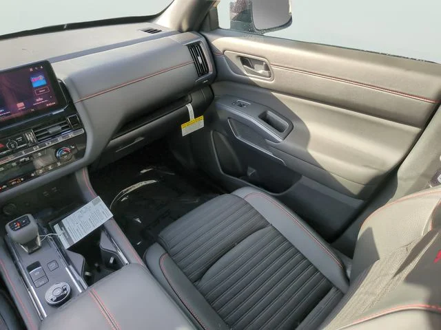New 2026 Boulder Gray Pearl / Super Black Two-tone Nissan Rock Creek® image 13