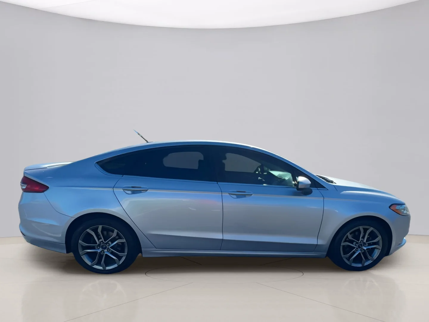 Used 2017 Silver Ford SE image 9