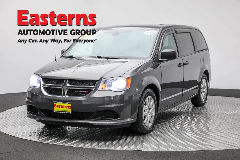 Used 2019 Gray Dodge SE image 1