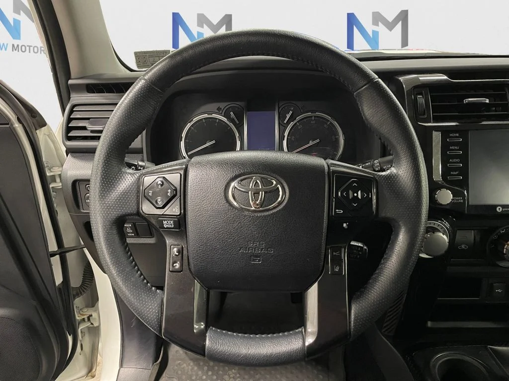 Used 2020 Super White Toyota Venture image 12