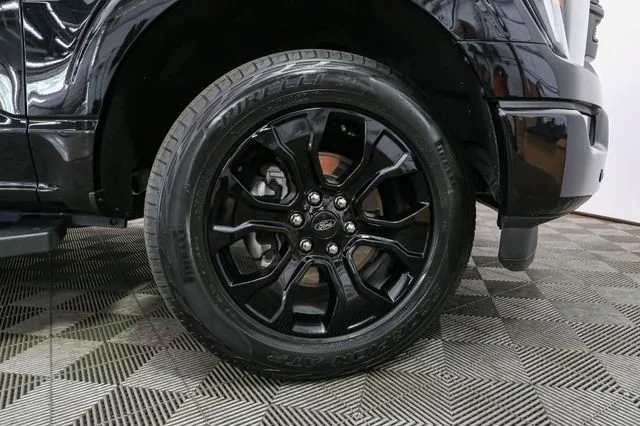 Used 2023 Black Ford XLT image 14