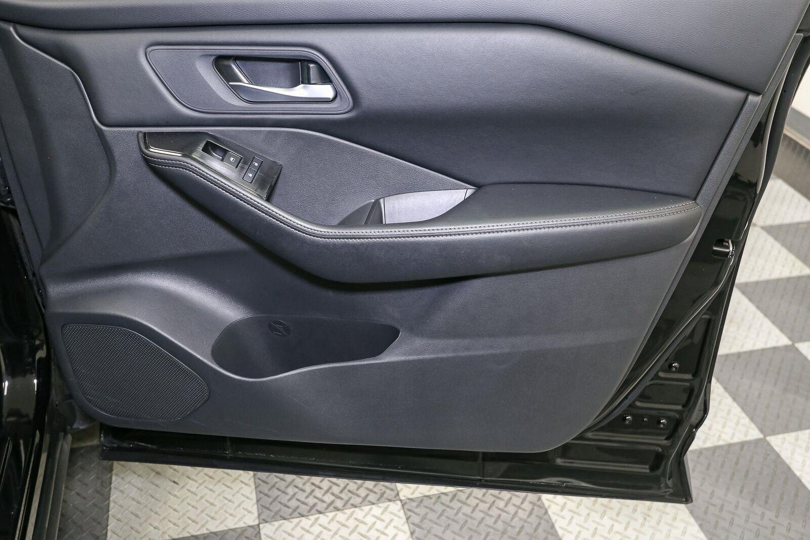 Used 2026 Super Black Nissan SV image 19