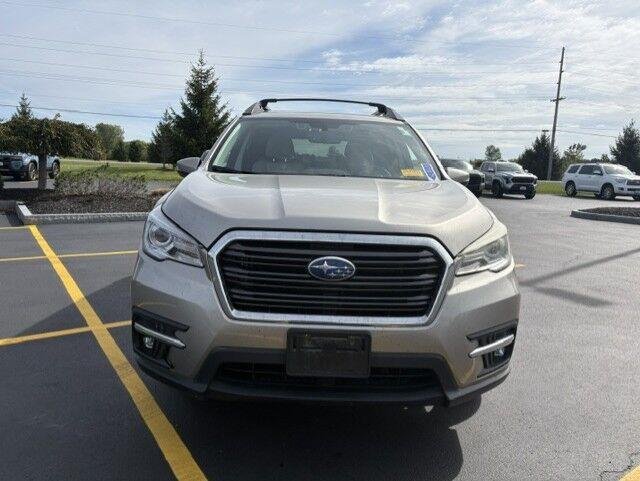 Used 2019 Tungsten Metallic Subaru Limited image 4