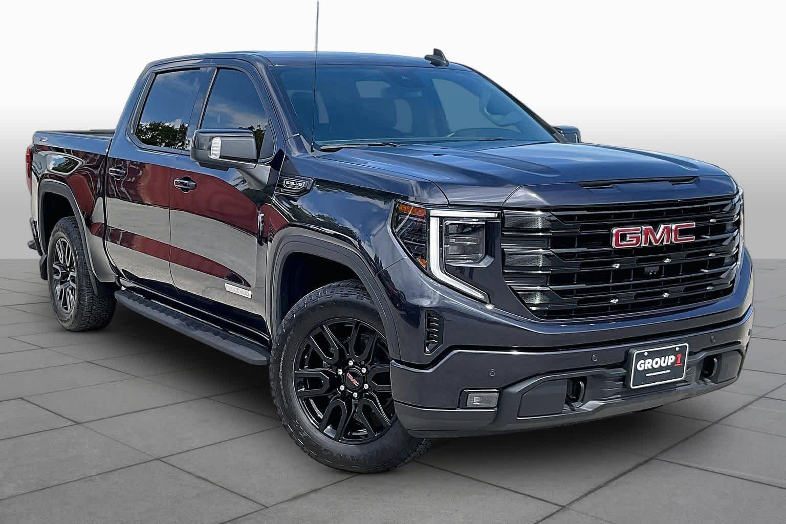 Used 2025 Downpour Metallic GMC Elevation image 3