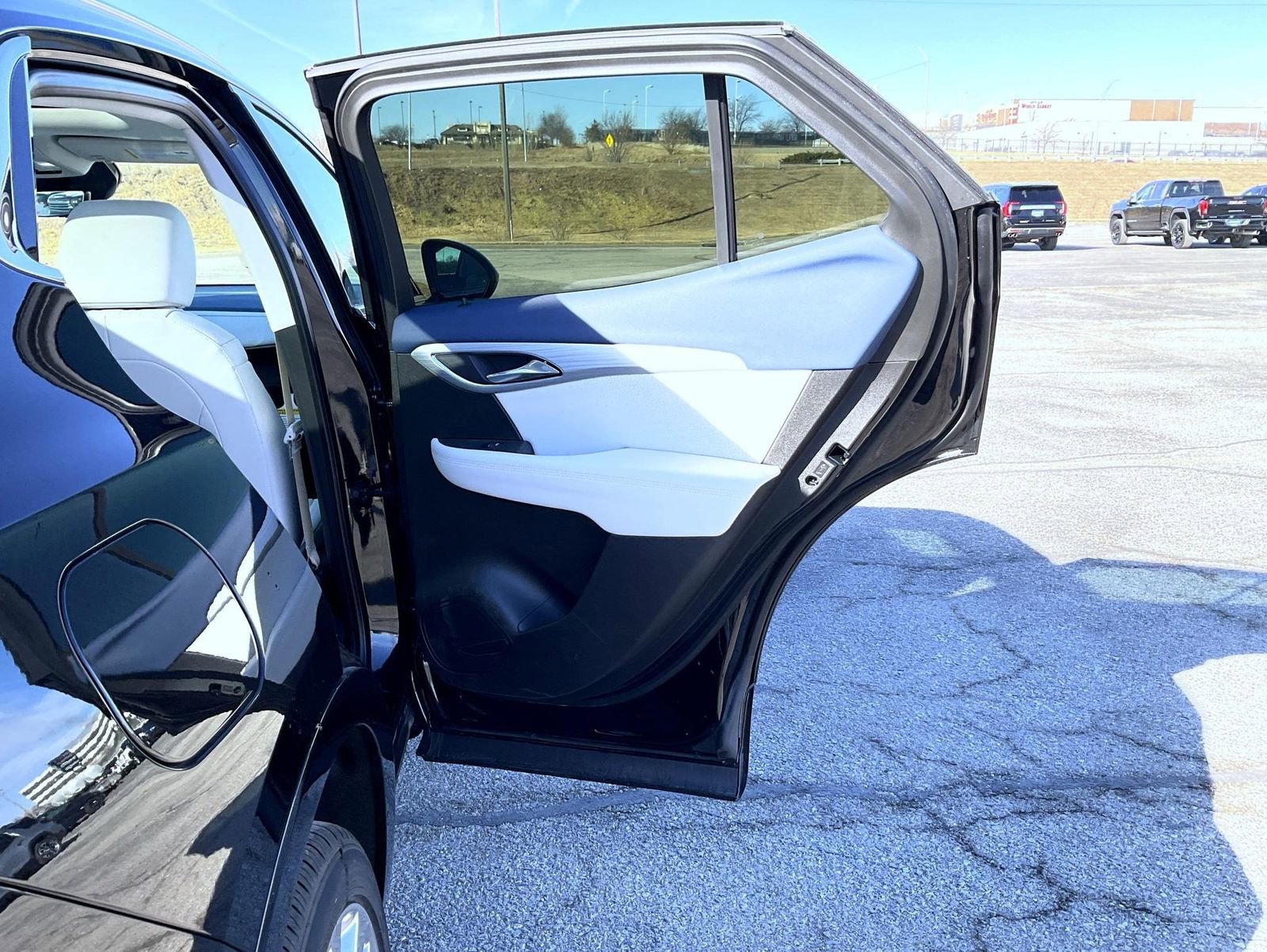 New 2026 Ebony Twilight Metallic Buick Avenir image 17