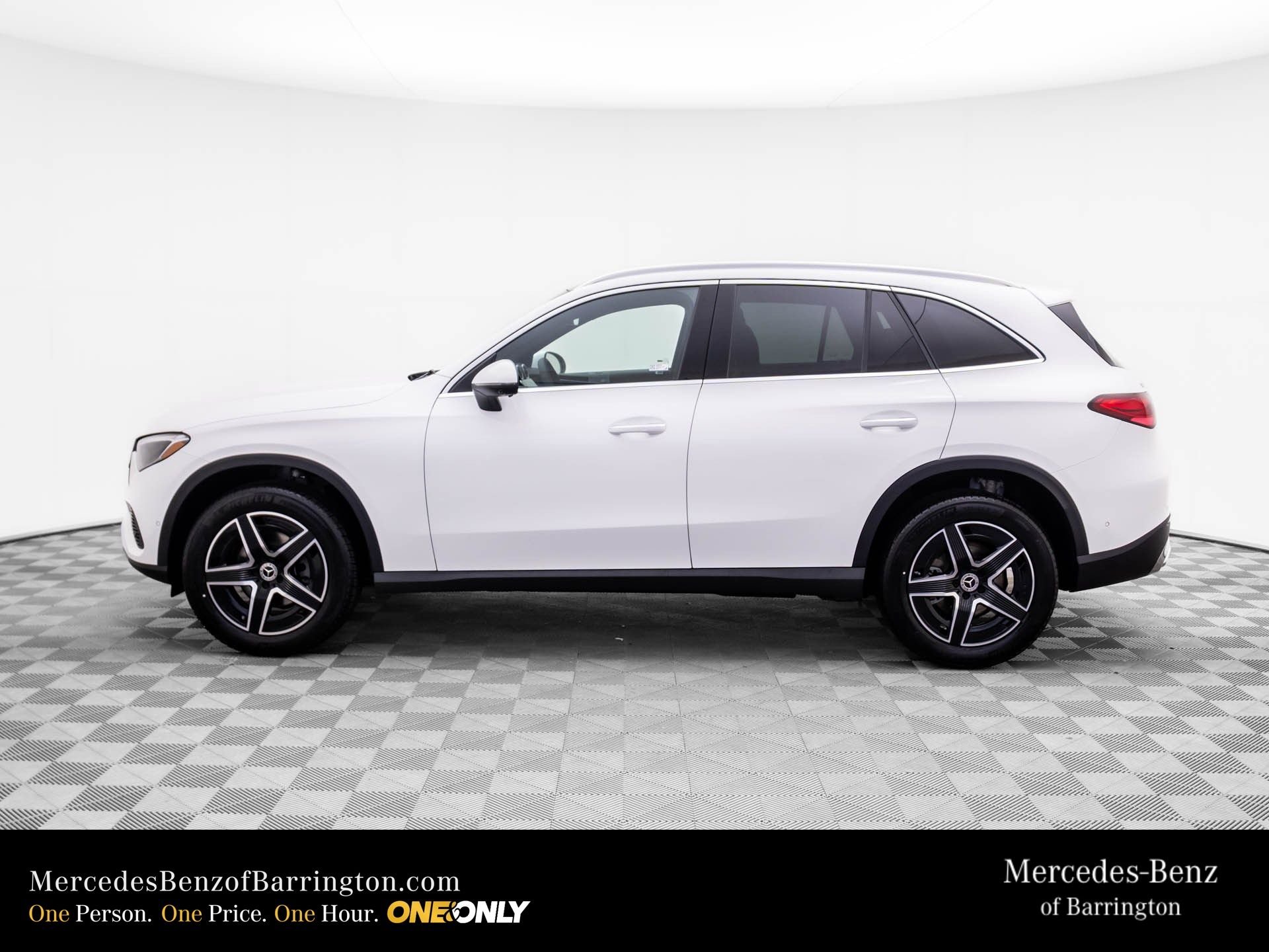 New 2026 Polar White Mercedes-Benz GLC 300 image 2